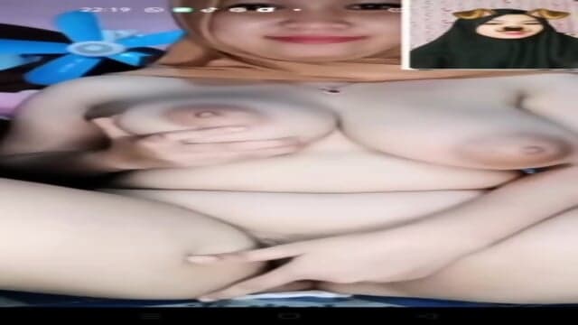 Gemoy cantik emang menggairahkan
