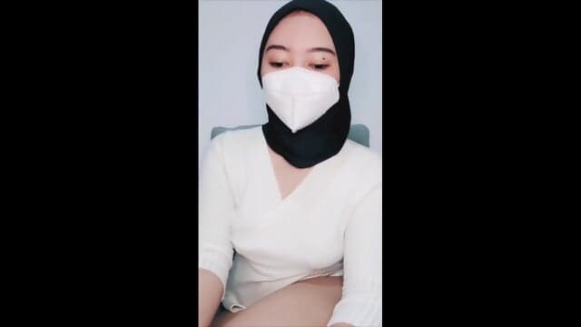 Viral - This Beautiful Hijab Girl Is Not Strong Nahan Lust_