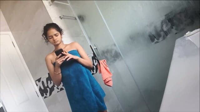DesHI LiveGirls Hairy Pussy 20yo Niece Secretly Recorded While Having Bath & Wearing Dree