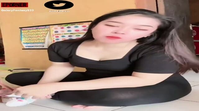 Live tiktok ISTRI SOLEHOT BODY BIKIN NGACENG