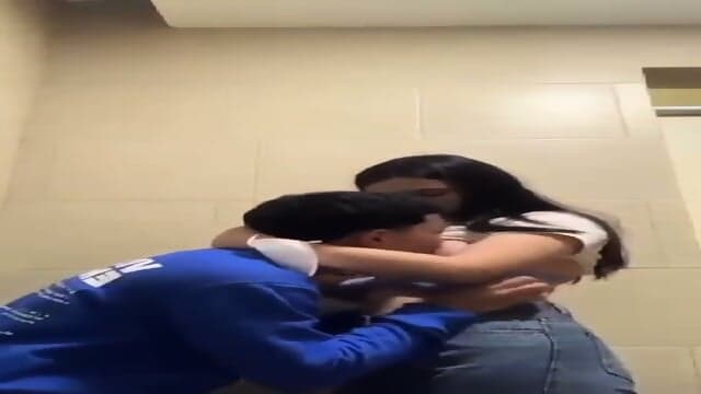 Break time ni GF sa work kinantot ko sa restroom Pinay scandal now viral