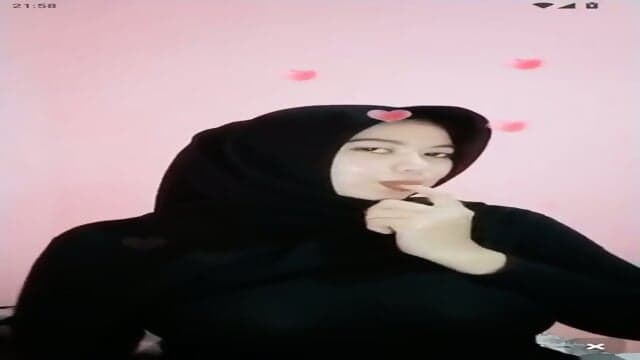 Nana Rika Hijabers Glowing Show Meki