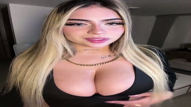 Mia White Pink