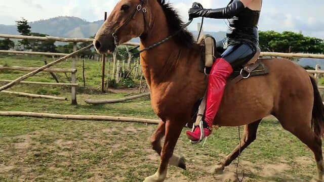Hot girl rider