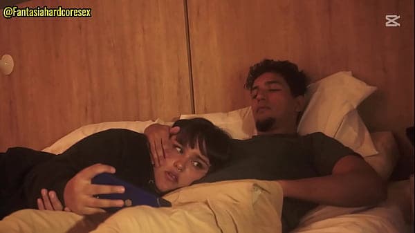 Meti mi pene sobre la boca de mi hermanastra despues de ver netflix  FANTASIAHARDCORESEX