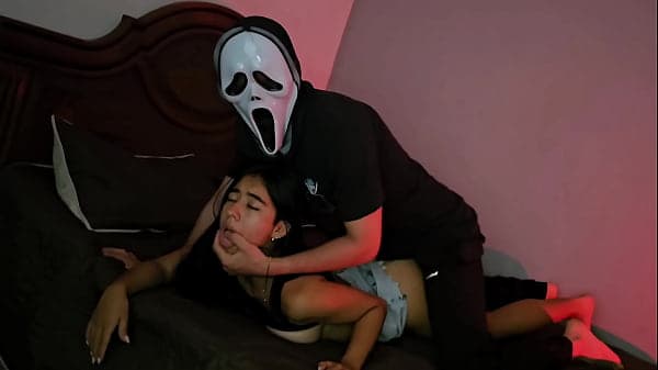 My neighbor (ghostface) BREAKS my ass on Halloween night and my Boyfriend doesn't notice