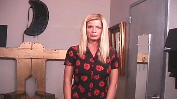 Hot sexy nice body blonde MILF gets