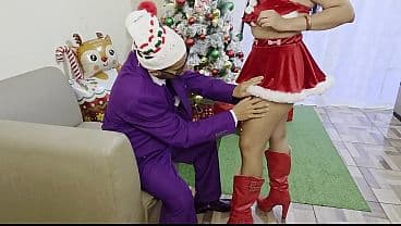 SEXO NAVIDE&Ntilde;O - Padrastro celebra la Navidad con su hermosa hijastra culona