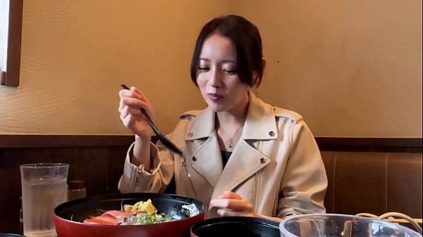 パート１【元カノと一夜限りの濃密不倫！卑猥に成熟した人妻ボディに口内射精&2連続中出し！！】大人のカラダになった彼女の色白美乳&豊満な巨尻を旦那に内緒で堪能グチョグチョに濡れた元カノマ○コに生挿入不倫SEX！からの着床確定2連中出し！おかわりフェラまでされて最後は不倫精子ゴックン！！