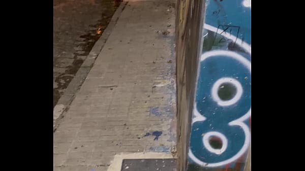 Chupando pija hasta orde&ntilde;ar en Palermo argentina