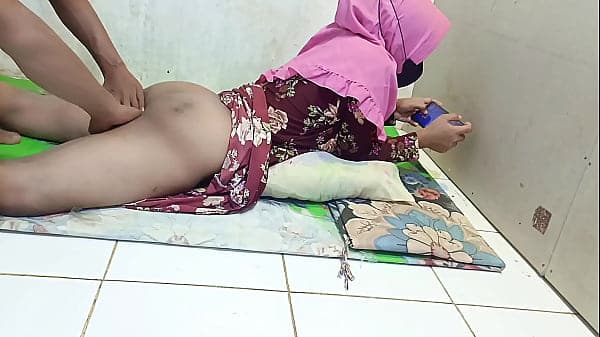 Viral! Mahasiswi hijab ngentot di kos