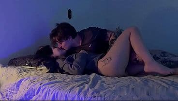 Amateur Girlfriend in Bed Gets Tender and Close &ndash; Soft Homemade Fuck with Passion