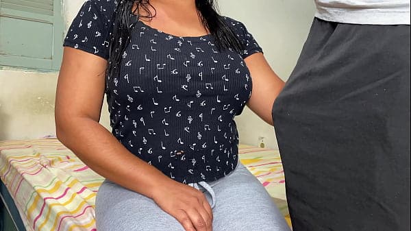 Novinha Gostosa da Academia se Exibindo no Supermercado
