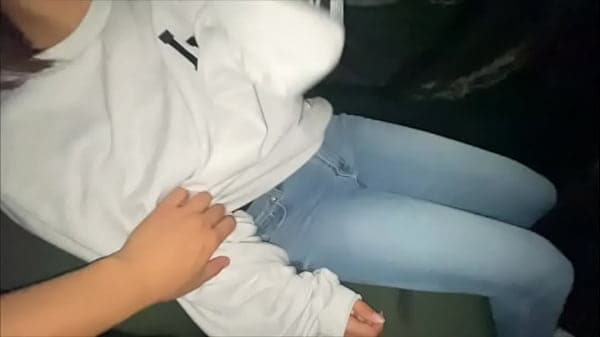 【大◯生カップルのカーSEX】夜中まで彼女とデートして車の中でたわいもない会話した後にいい雰囲気になって、、