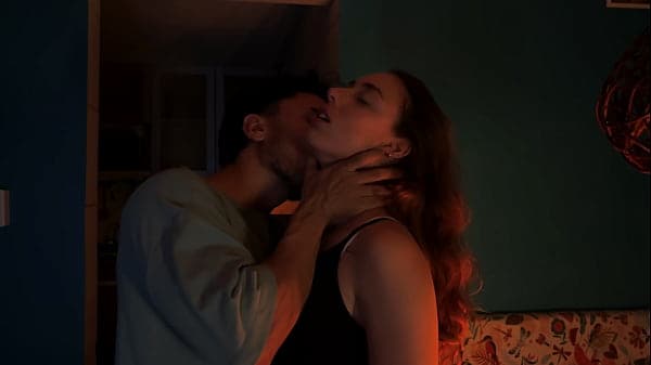 Casal de verdade transa com paix&atilde;o e termina com gozada profunda