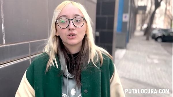 PutaLocura - Pillada de Torbe a friki rubia EmeJota y se la folla