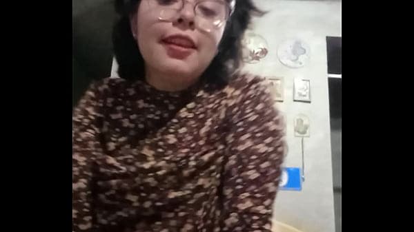 Maria se entrena para ser penetrada