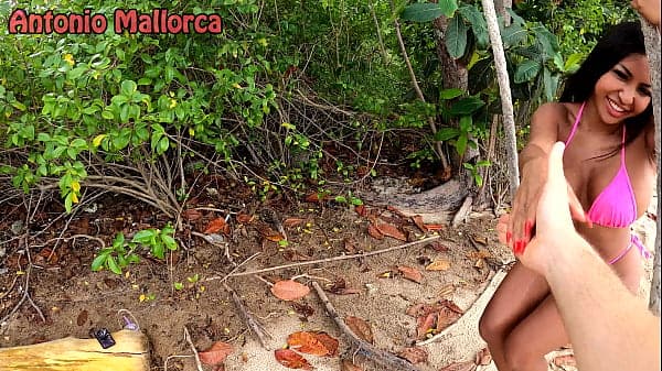 Big Tits Thai Bombshell Gets Picked up in Public Beach