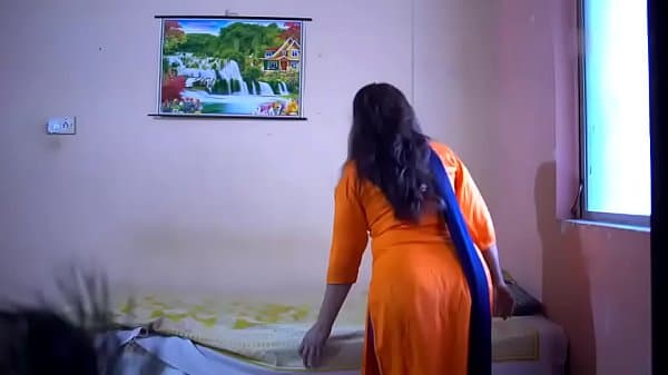 indian mallu girl showing boobs aunty cleavage chut ungli pussy bhabhi cleavage boobs big