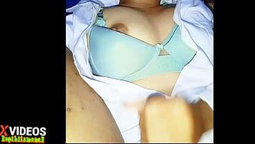 Di kocokin sepupu emang paling nikmat
