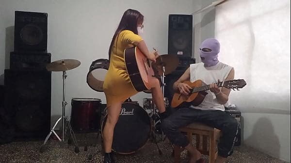 delicioso placer fantaseando con mi profesora de musica!! mi gran pene ahora es feliz