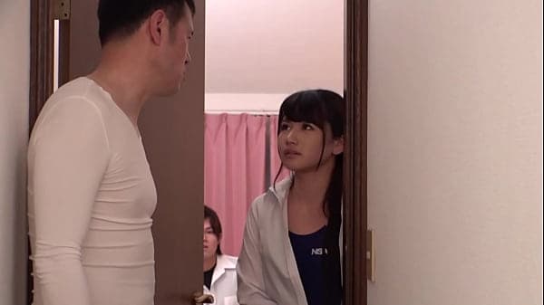 怪しい目つきで再婚相手の連れ子を凝視する。従順なメスへと飼いならされていく&hellip;【パート1】