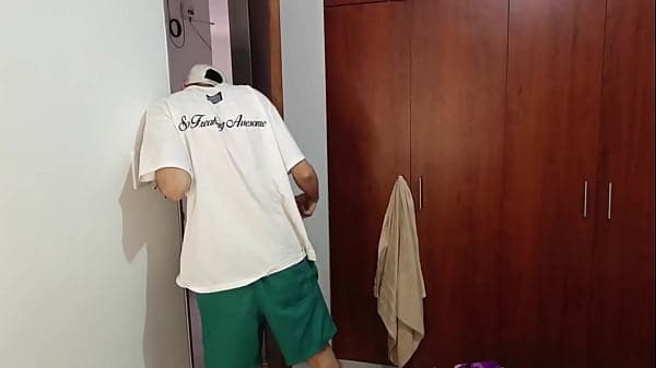 MI AMIGO  LATINO SE FOLLA A UNA MU&Ntilde;ECA DE TANTALY Y LE GUSTA METERSELO PERO YO LE CHUPO LA POLLA BIEN RICO
