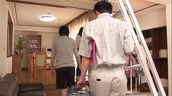 「ダ、ダメですこんな場所で&hellip;夫もいるのに&hellip;」背後から胸を鷲掴みにされてしまい&hellip; 旦那の見てない隙に人妻にやりたい放題！【パート3】