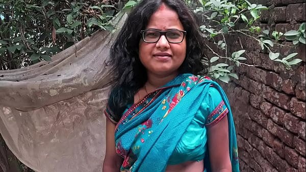 Desi wife hard-core fuking neighbour boy's outdoor