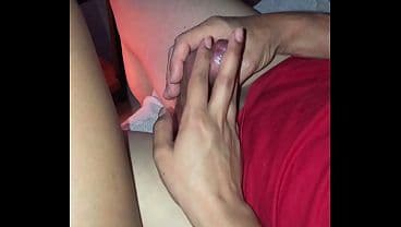 Paguei meu aluguel dando a buceta. Casada novinha, fode com o senhorio para pagar o aluguel e o marido corno manso nem imagina.