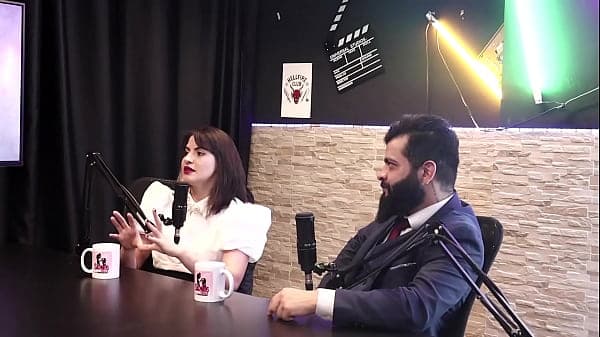 Eles criaram uma produtora e sofreram muito no mercado, j&aacute; tomaram golpe, e ela estava gr&aacute;vida quando entrou no mundo porn&ocirc; - Lady Snow e Lord Kenobi (SHEER/RED)