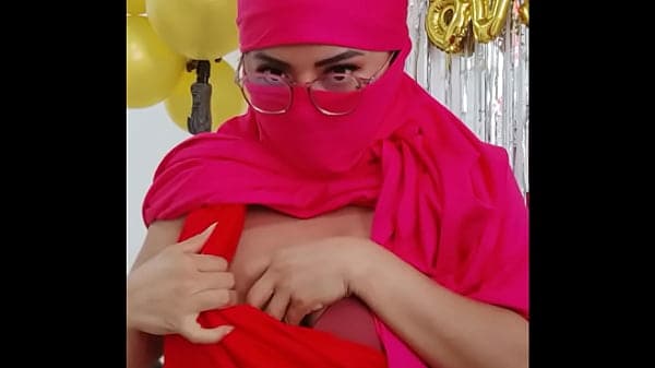 Patriarchy made me very submissive and that's why I'm wearing clothes covering my face.
