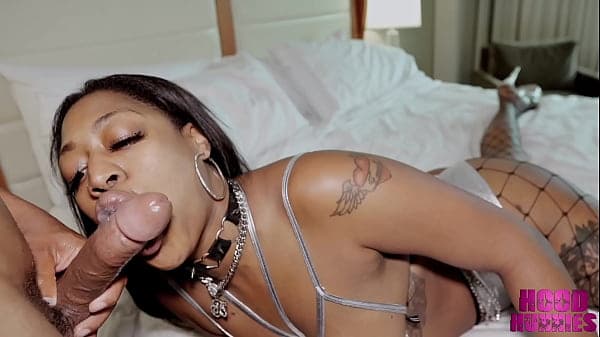 Bella Cumms wraps her JUICY DSL's around hung BBC stud Neptune hard shaft