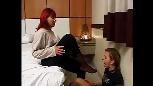 feet fetish deep feet stocking slave footsucking