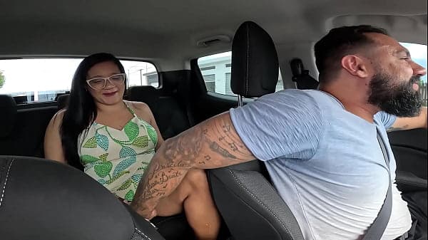 No Pelo no Carro: A Boca de Raquel Disse que Amou o Anal, e a Buceta Levou Rola sem Camisinha