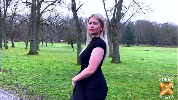Georgia, coquine de 28 ans se fait poutrer violemment