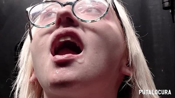 PutaLocura - Friki rubita Emejota tragando lefa y pollas en morboso GloryHole