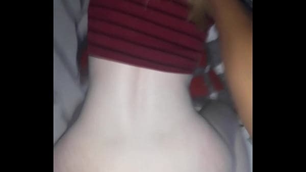 Comendo a loira gostosa de quatro dano tapa na bunda e puxando o cebelo
