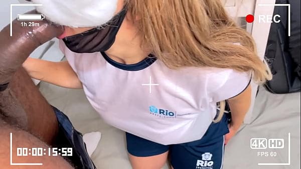 ESC&Acirc;NDALO EM ESCOLA DO RIO ALUNA E PROFESSOR FAZENDO SEXO NA SALA DE AULA E ELE FOI DEMITIDO