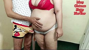 Stepmom's Big Ass Fucked On Christmas || Desi Cock New Year Fucks Indian gaand While She Screams