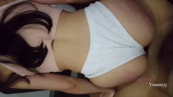 Me cog&iacute; a la ex novia de mi mejor amigo, me dio de sentones hasta que termine dentro de ella, se da cuenta que la grabo
