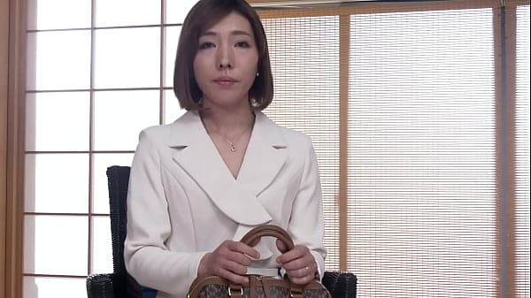 初撮り人妻ドキュメント  華村千裕