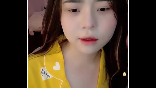 Bigo live show h&agrave;ng