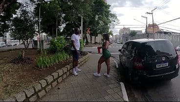 Fudendo a buceta e o cuzinho da gostosona da academia no meu sof&aacute;