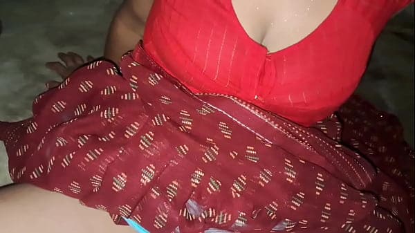 Hindi madem ki chudai outdoor me