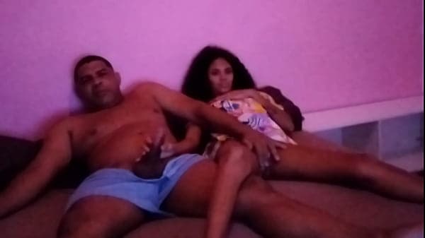 A inten&ccedil;&atilde;o era so assistindo desenho com minha pequena enteada (anal, Baby teen, age play, saindo anal)