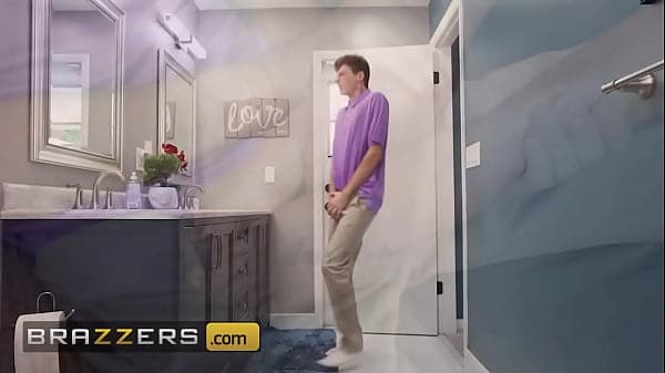 BRAZZERS - Hot MILF Justine Saves The Day And Gets Naughty After Jodie&rsquo;s Zipper Mishap
