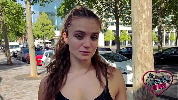 Lauren et Venera dans un plan &agrave; trois avec sodomie