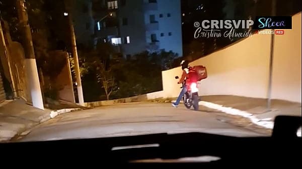 Cristina Almeida Engolindo Porra de Estranhos na Pra&ccedil;a nesse Dogging 10 - Especial Bukkake. Sobrou at&eacute; para o motoboy que seguiu para me dar leitinho