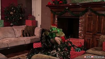 The Grinch tried all she can but the babe is still fucking her man